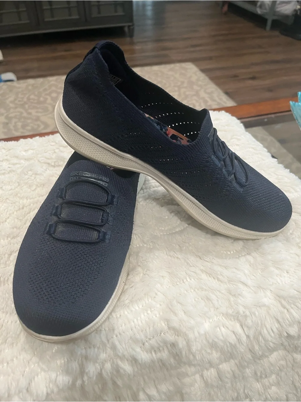 Sketchers on the go GOGO MAT 6 slip in no tie sneakers navy 6 cushioned footbed
